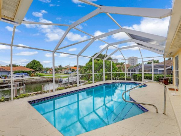 Maco Island Vacation Pool Home Sleeps 8 Guests Canal View