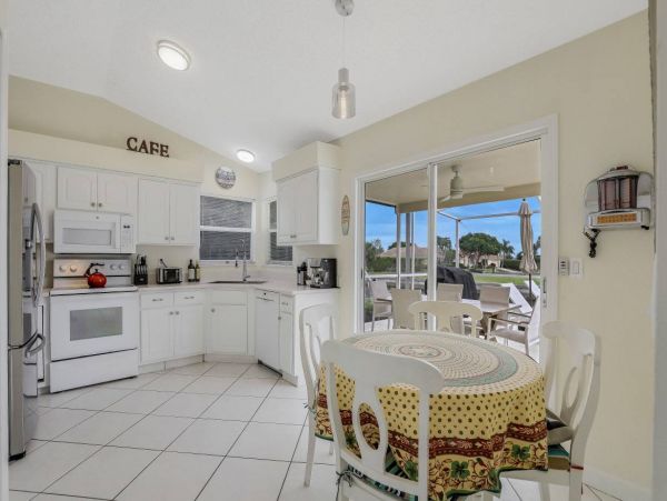Maco Island Vacation Pool Home Sleeps 8 Guests Canal View