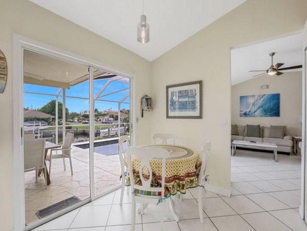 Maco Island Vacation Pool Home Sleeps 8 Guests Canal View