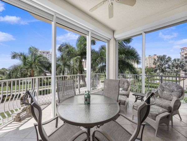 Marco Island Pool Condo Sleeps Six Guests
