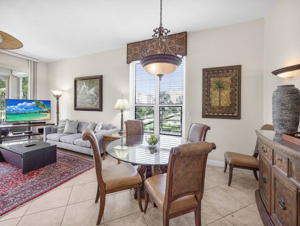 Marco Island Pool Condo Sleeps Six Guests