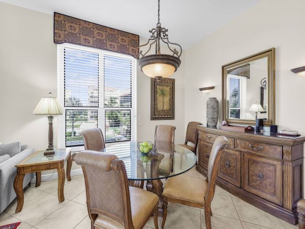Marco Island Pool Condo Sleeps Six Guests