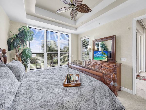 Marco Island Pool Condo Sleeps Six Guests
