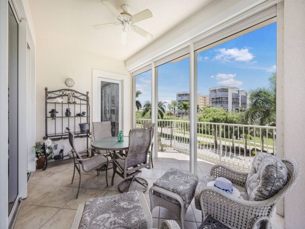 Marco Island Pool Condo Sleeps Six Guests