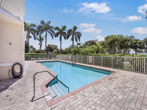 Marco Island Pool Condo Sleeps Six Guests