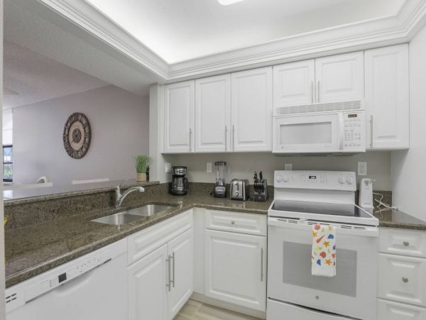 Marco Island Vacation Condo Across From Tigertail