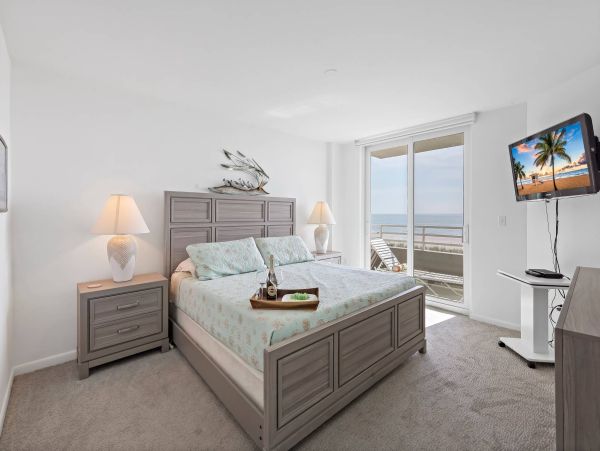 Coastal Bliss Meets Comfort in This Marco Island Beachfront Getaway