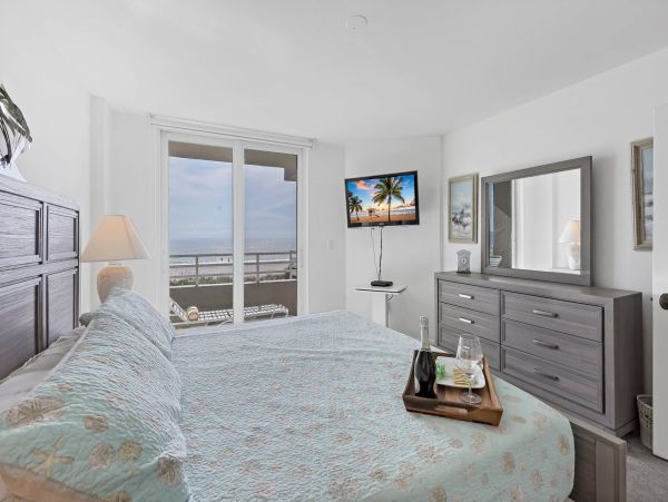 Coastal Bliss Meets Comfort in This Marco Island Beachfront Getaway
