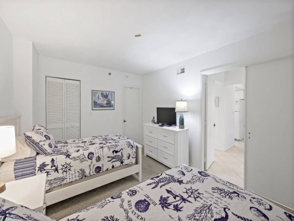 Coastal Bliss Meets Comfort in This Marco Island Beachfront Getaway