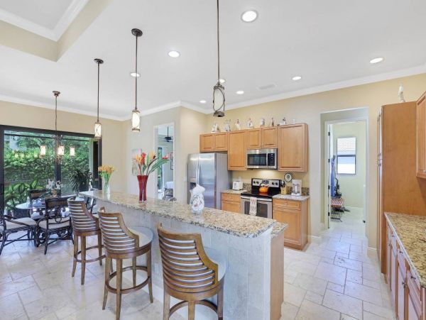Great Marco Island Vacation Home With Caged Pool & Hot Tub