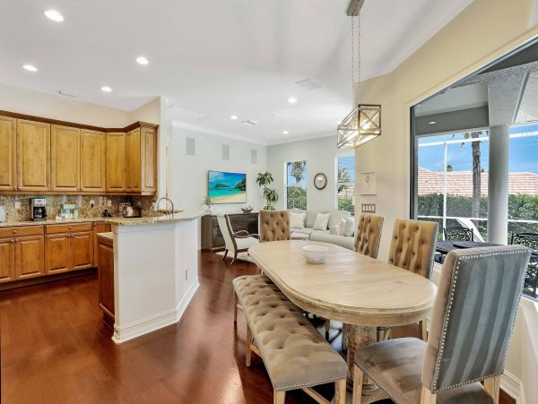 Marco Island Vacation Pool Home Sleeps Twelve Guests
