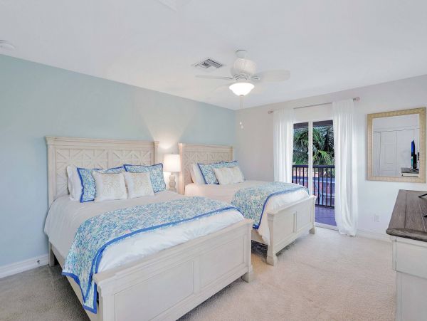 Marco Island Vacation Pool Home Sleeps Twelve Guests