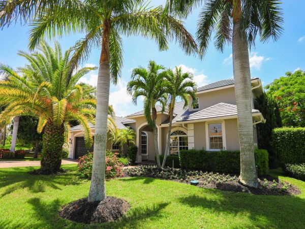 Marco Island Vacation Pool Home Sleeps Twelve Guests