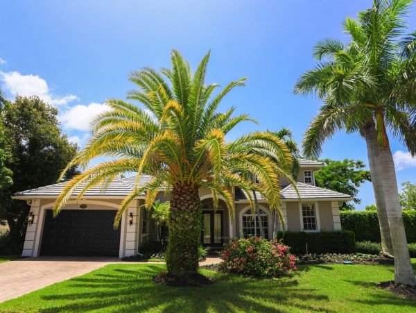 Marco Island Vacation Pool Home Sleeps Twelve Guests