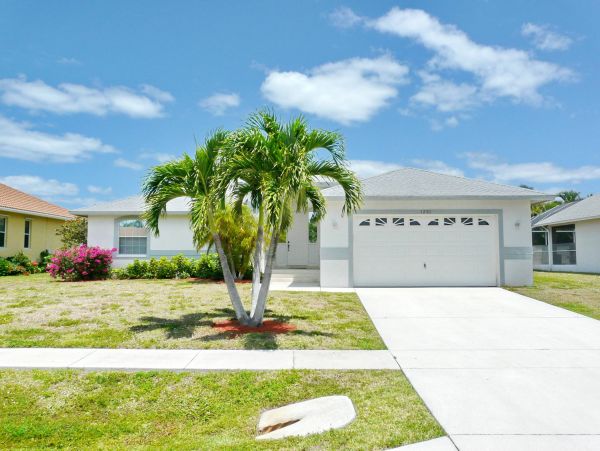 Marco Island Three Bedroom Vacation Rental with Private Pool