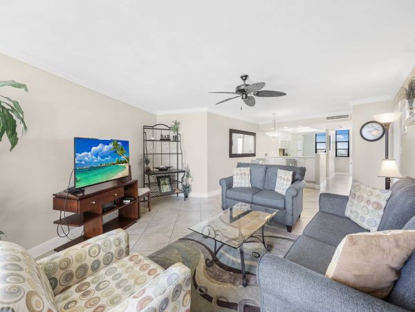 Marco Island Two Bedroom Beachfront Vacation Condo Sleeps 4