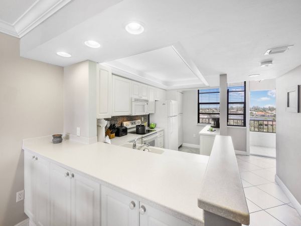 Marco Island Two Bedroom Beachfront Vacation Condo Sleeps 4