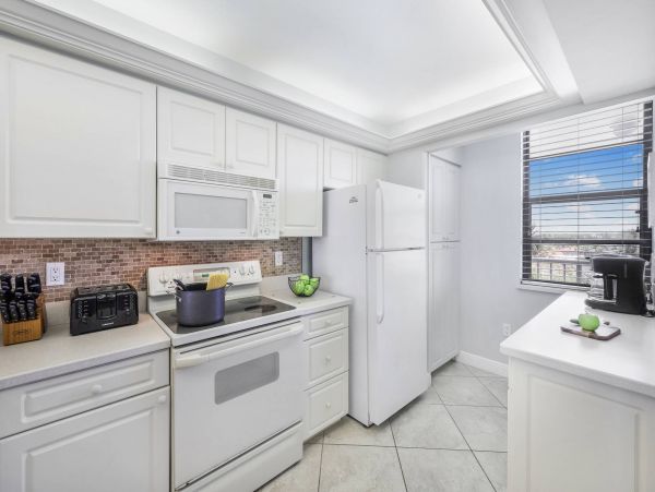Marco Island Two Bedroom Beachfront Vacation Condo Sleeps 4