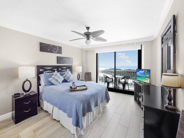 Marco Island Two Bedroom Beachfront Vacation Condo Sleeps 4