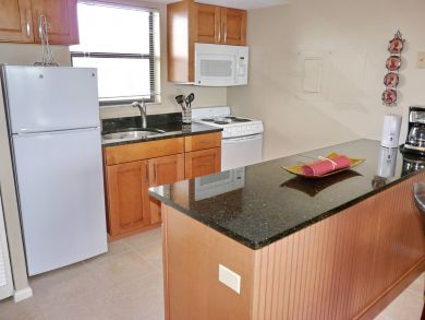 Luxurious Riverfront Condo Luxurious Riverfront Condo