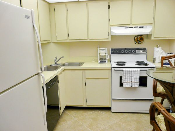 Marco Island Value Priced Beach Condo Sleeps 4 - Pool