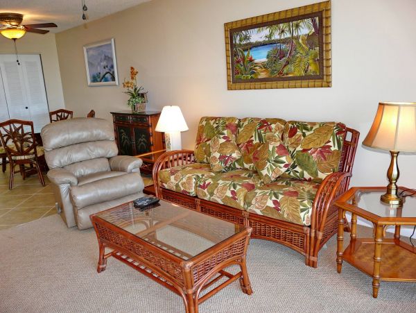 Marco Island Value Priced Beach Condo Sleeps 4 - Pool