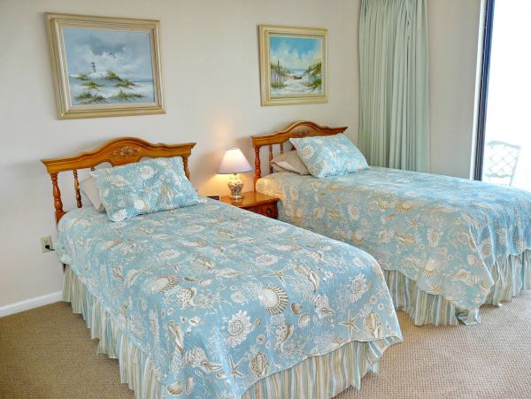 Marco Island Value Priced Beach Condo Sleeps 4 - Pool