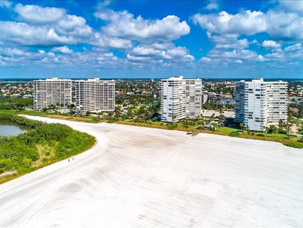 Marco Island Value Priced Beach Condo Sleeps 4 - Pool