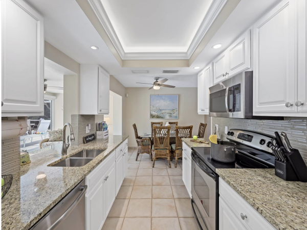 Marco Island Pool Vacation Home Walk to Beach 3 Bedrooms