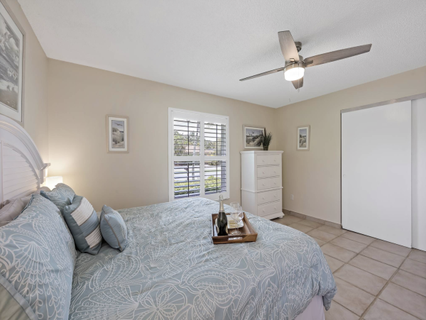 Marco Island Pool Vacation Home Walk to Beach 3 Bedrooms