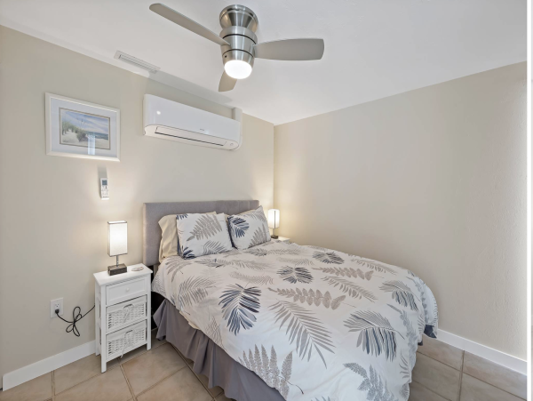 Marco Island Pool Vacation Home Walk to Beach 3 Bedrooms