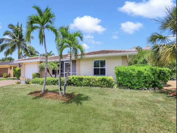 Marco Island Pool Vacation Home Walk to Beach 3 Bedrooms