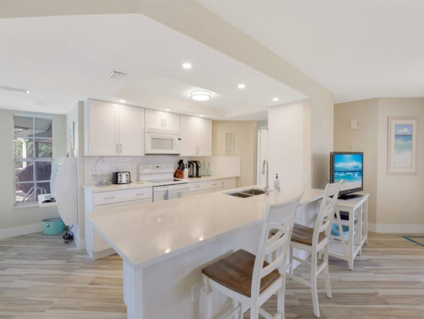 Waterfront Three Bedroom Marco Vacation Home Sleeps Eight