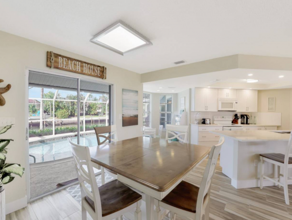 Waterfront Three Bedroom Marco Vacation Home Sleeps Eight