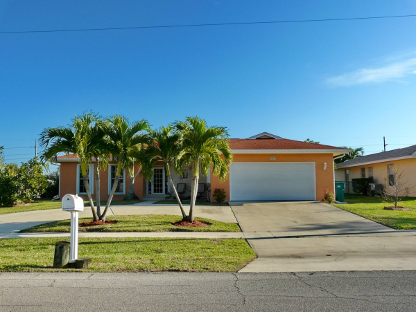 Marco Island Vacation Rental Home Three Bedrooms Sleeps 7