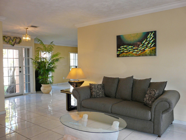 Marco Island Vacation Rental Home Three Bedrooms Sleeps 7