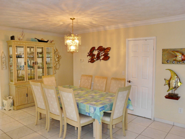 Marco Island Vacation Rental Home Three Bedrooms Sleeps 7