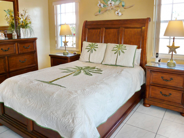Marco Island Vacation Rental Home Three Bedrooms Sleeps 7
