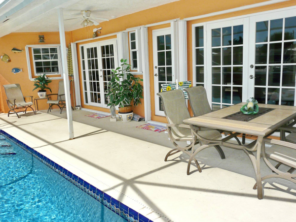 Marco Island Vacation Rental Home Three Bedrooms Sleeps 7
