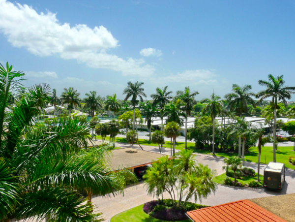 Two bedroom Beach front Condo In Marco Island