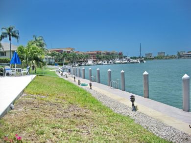 Marco Island Condo 910224