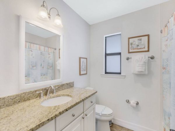 Marco Island Home Conveniently Located Near South Beach