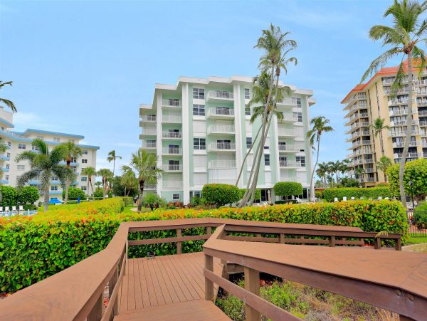 Marco Island One Bedroom Vacation Condo Sleeps Two Guests