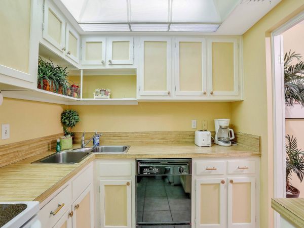 Marco Island One Bedroom Vacation Condo Sleeps Two Guests