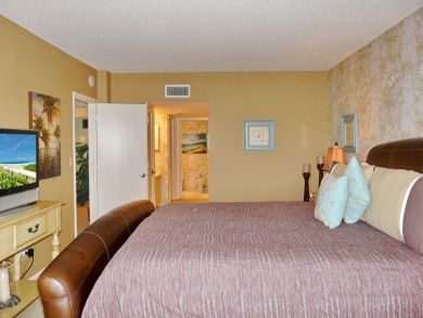 Marco Island Condo 910238