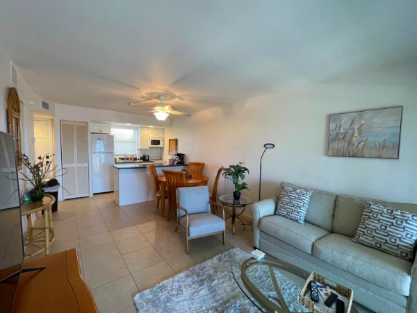 1 Bedroom Condo with Balcony