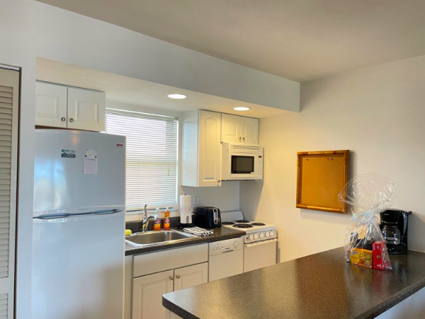 1 Bedroom Condo with Balcony