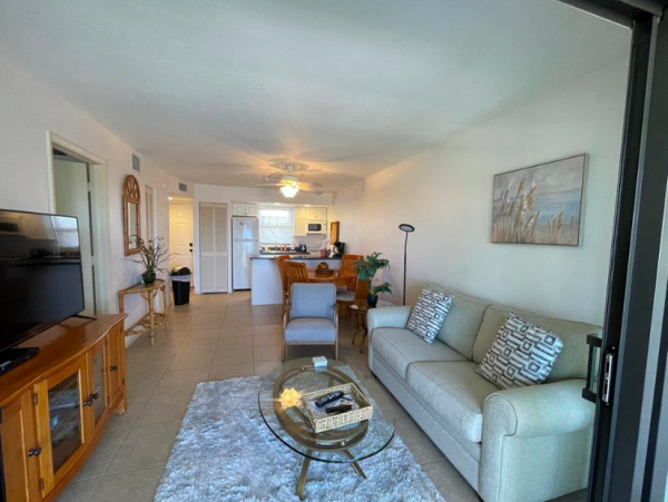 1 Bedroom Condo with Balcony
