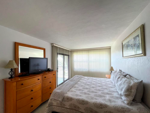1 Bedroom Condo with Balcony