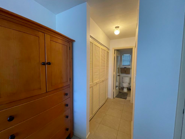 1 Bedroom Condo with Balcony